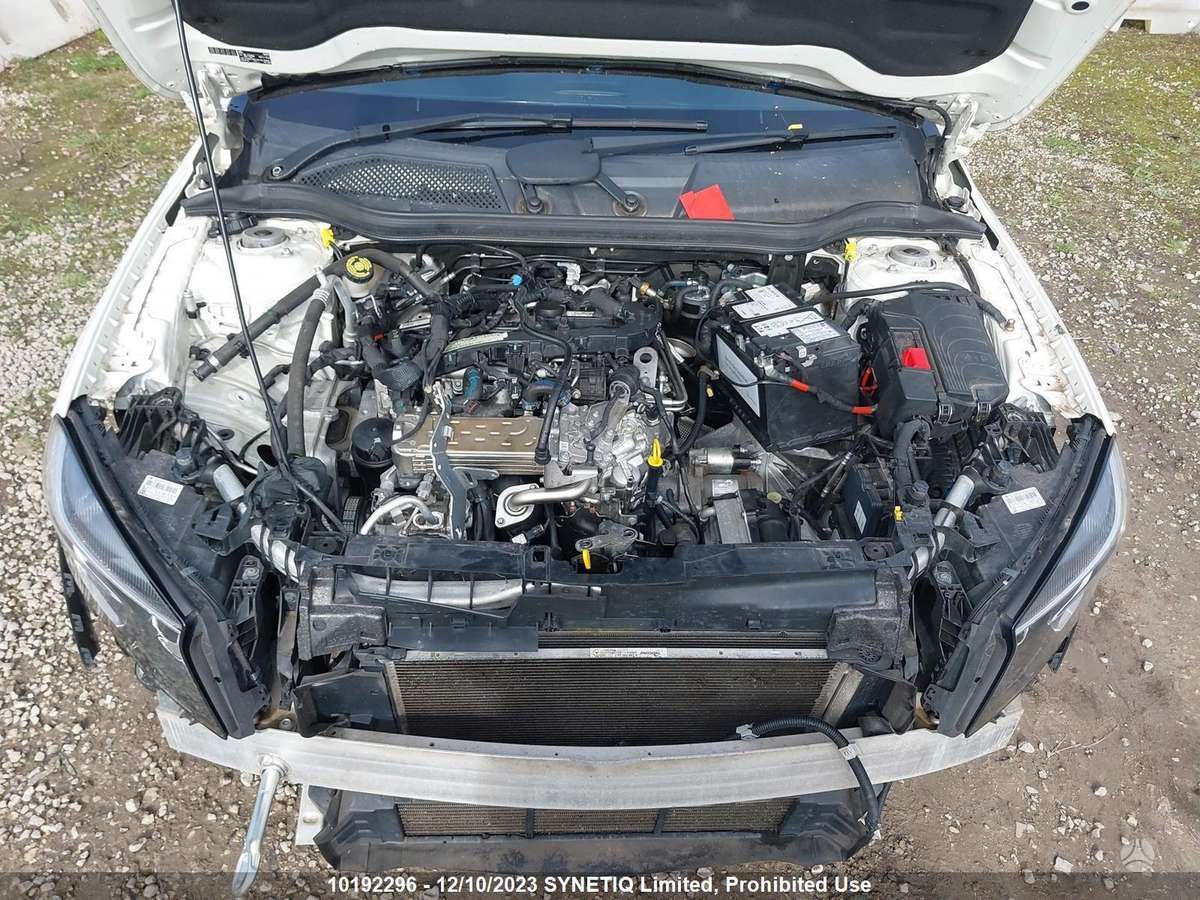 Mercedes-Benz GLA200 dalimis. Dalimis