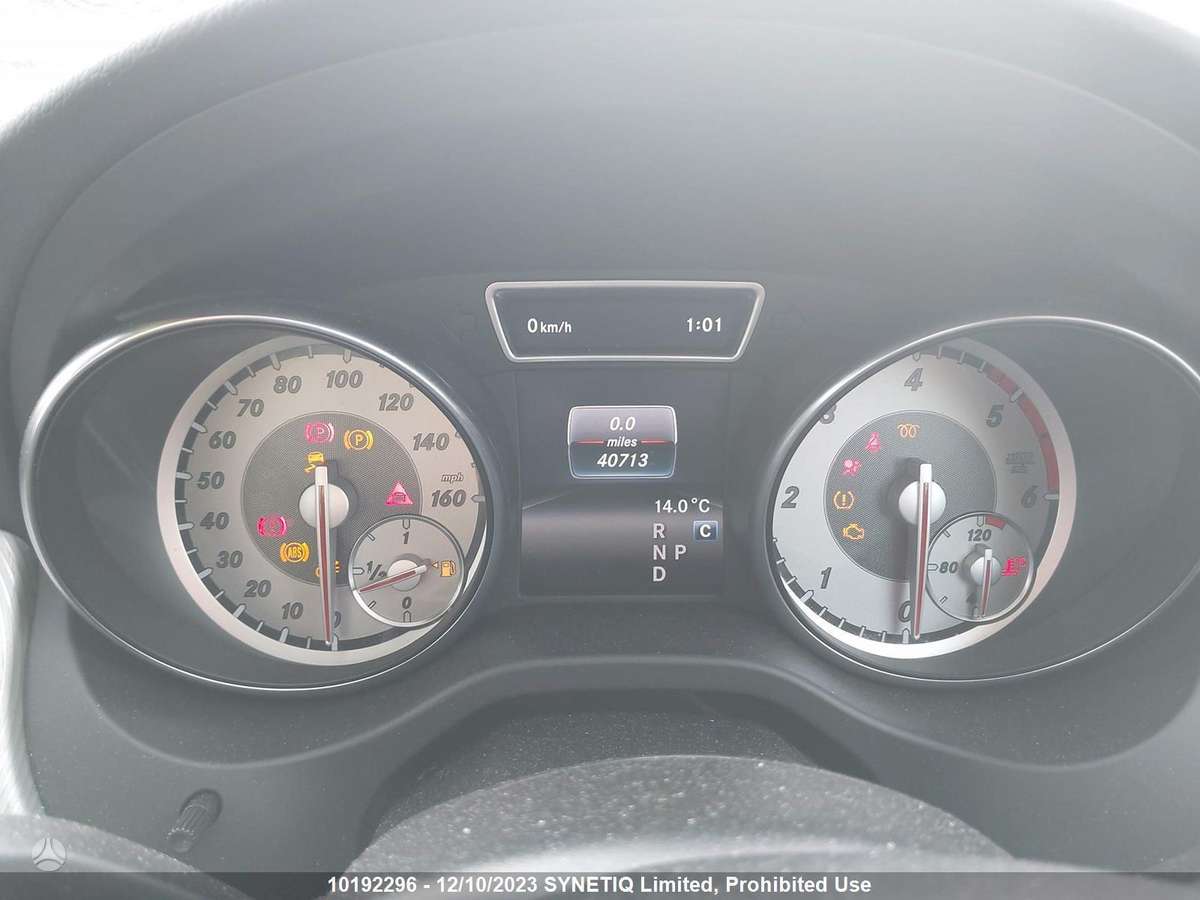Mercedes-Benz GLA200 dalimis. Dalimis