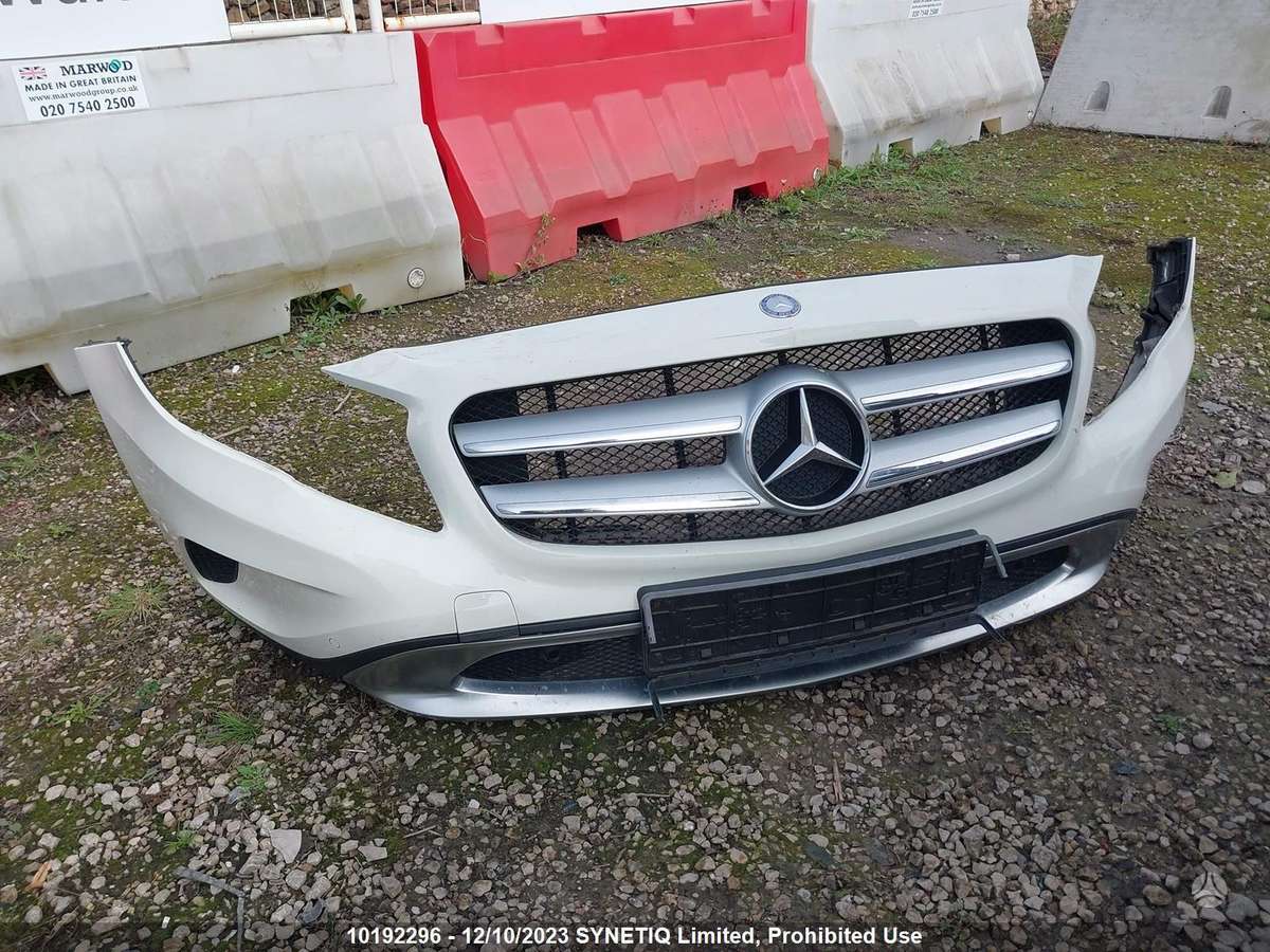 Mercedes-Benz GLA200 dalimis. Dalimis