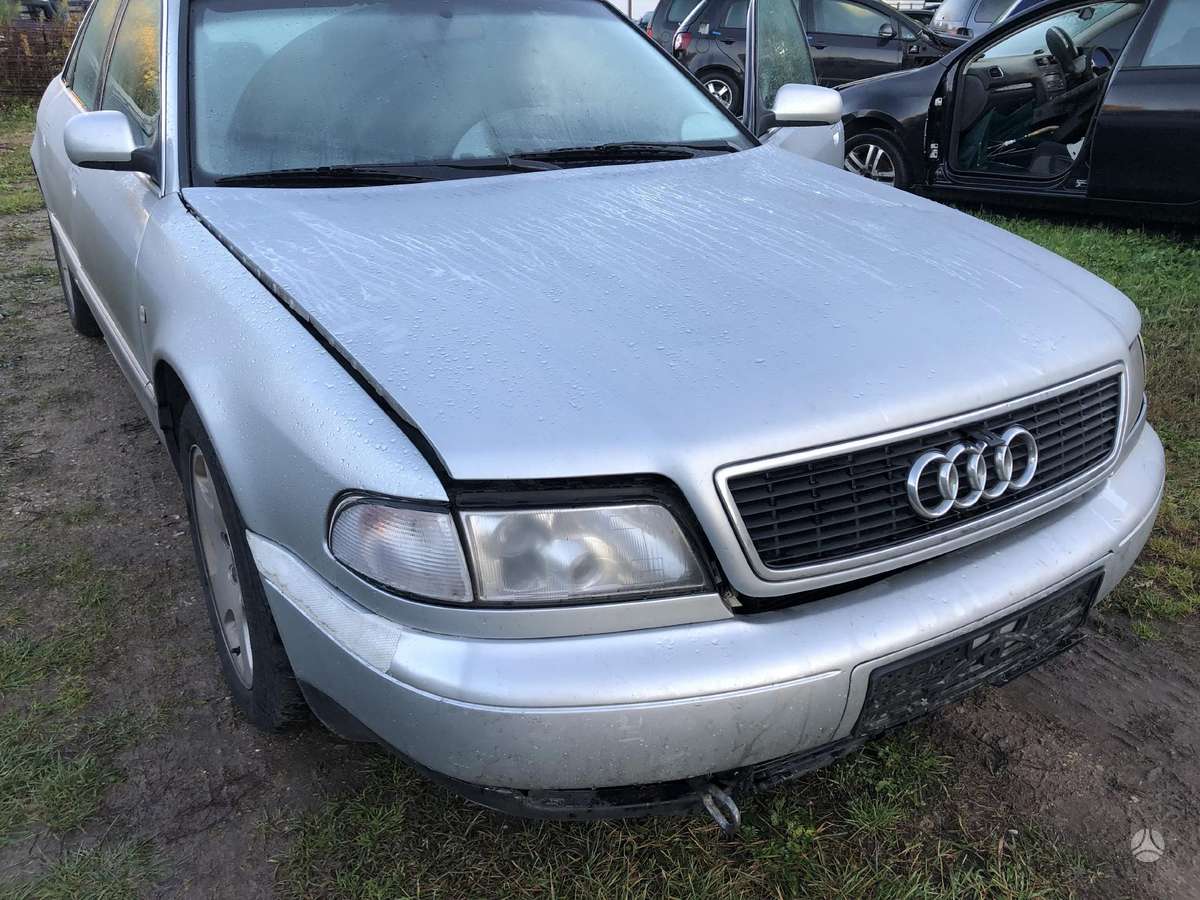 Audi A8 по частям