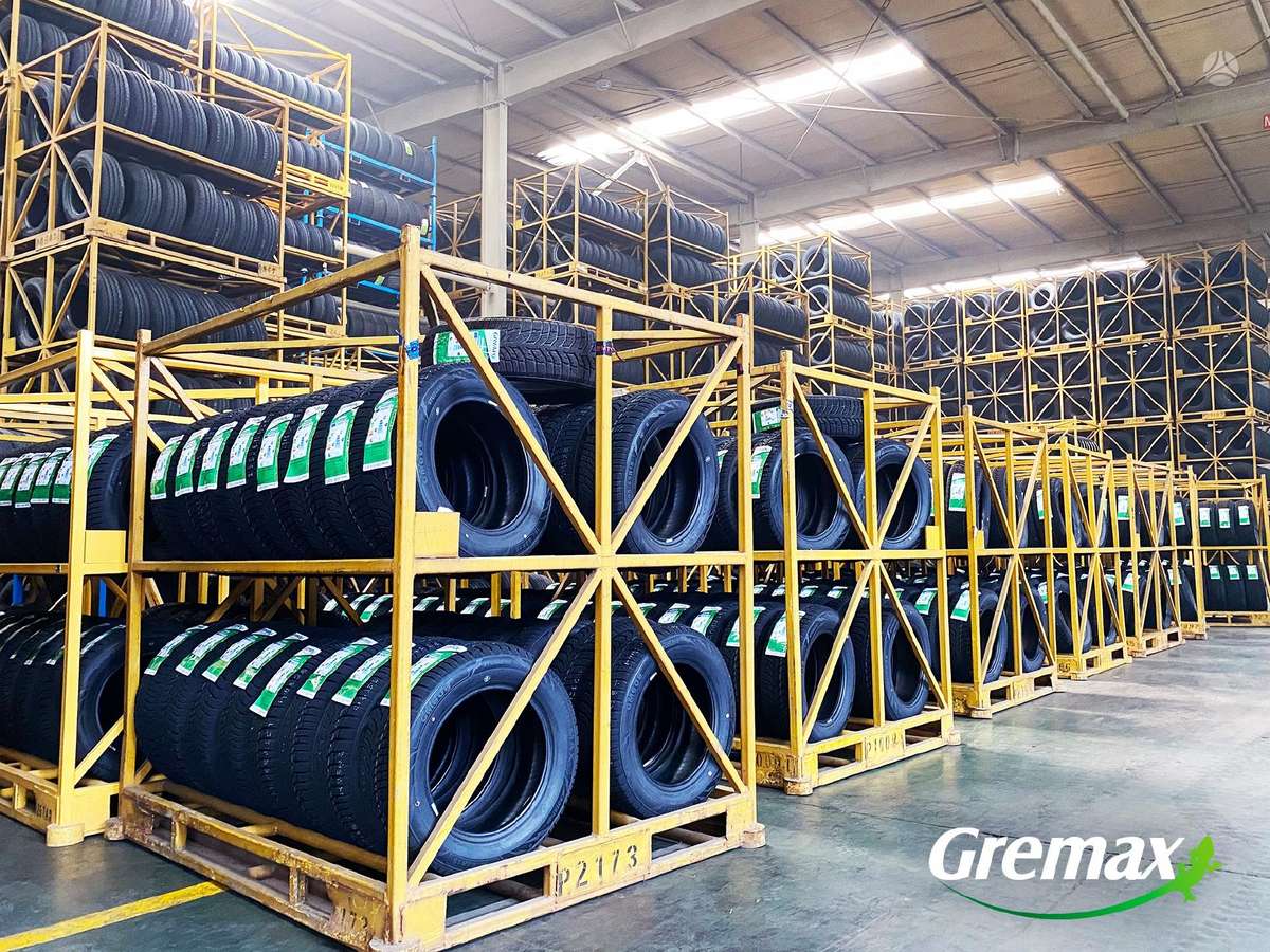 Gremax GM605, winter 235/45 R17