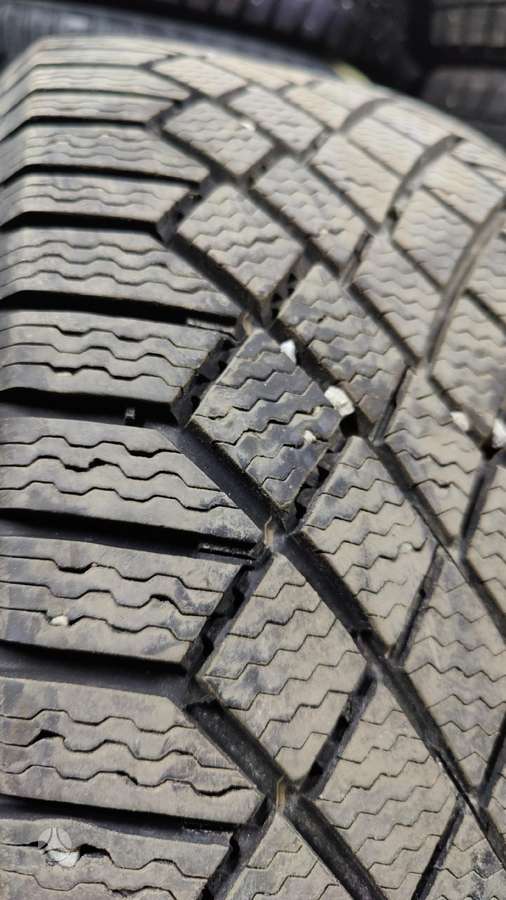Continental ContiVikingConract 7, winter 225/55 R17