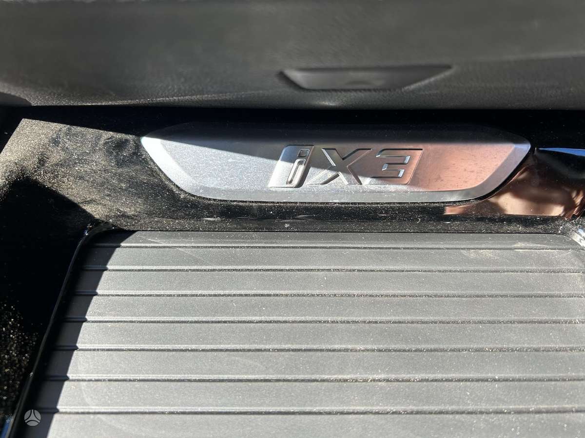 BMW iX3
