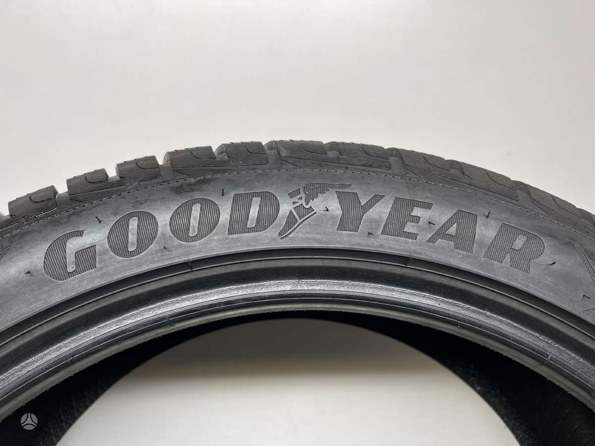Goodyear UltraGripPerfomance 2023m, winter 265/40 R20