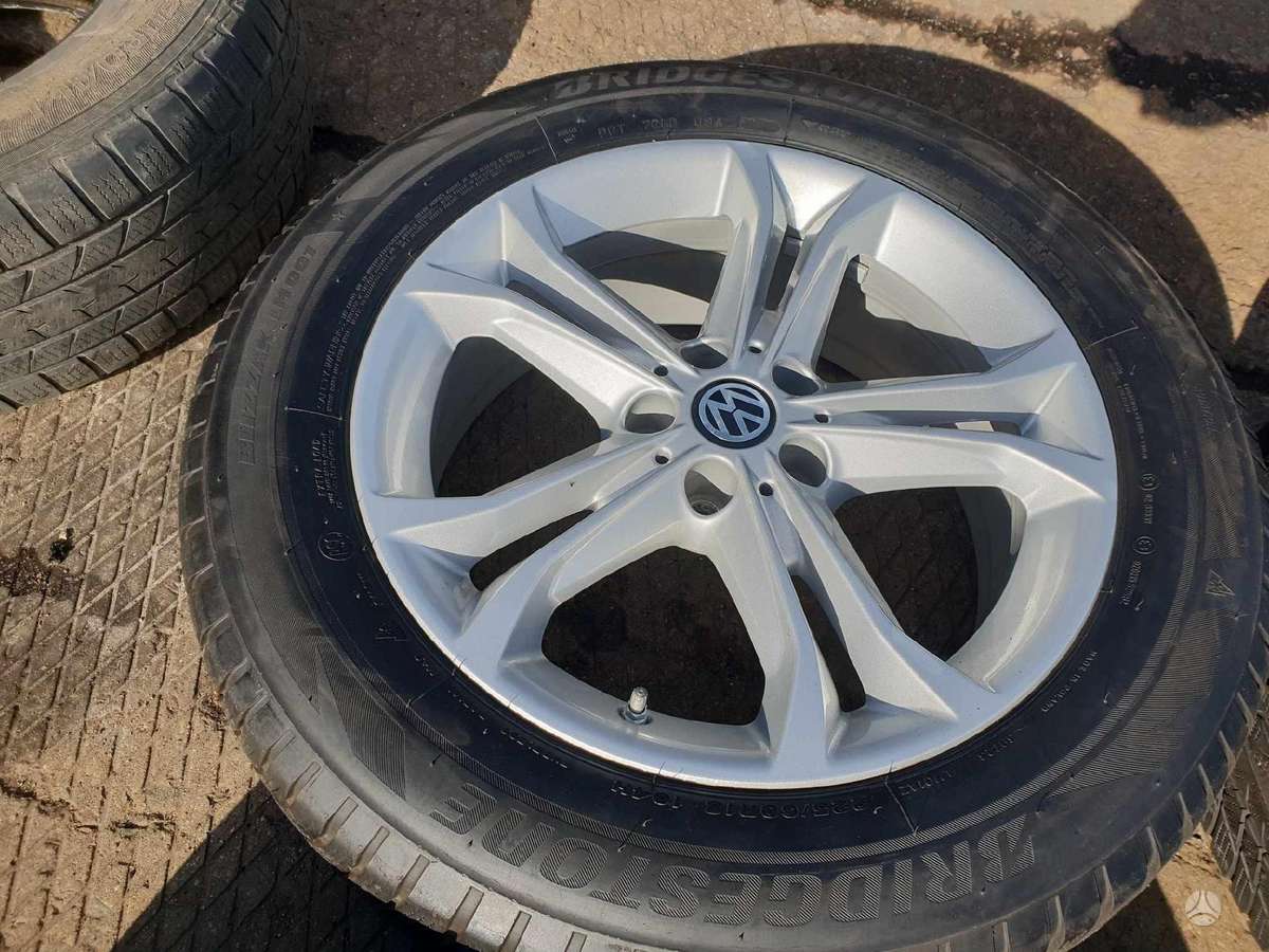 Volkswagen Tiguan, light alloy, R18