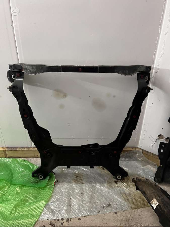 Volvo XC60 engine cradle