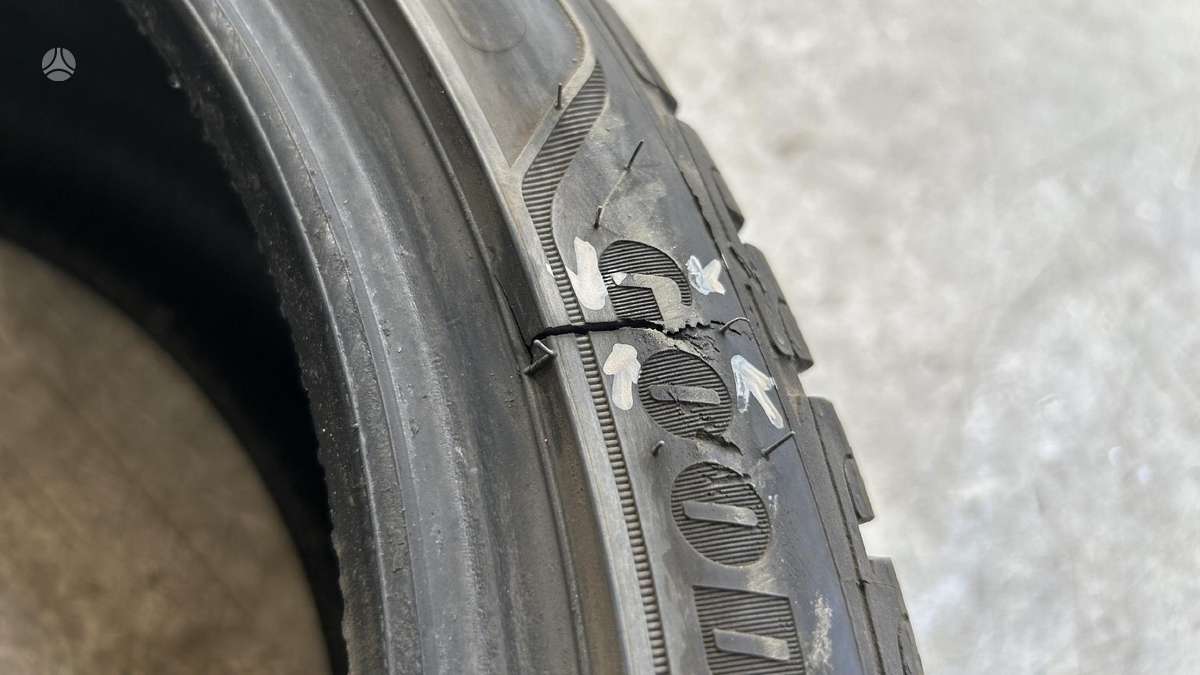 Goodyear ULTRA GRIP, winter 225/40 R18