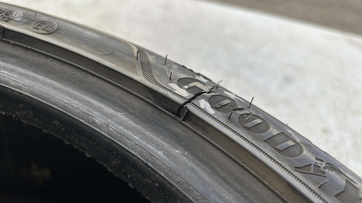 Goodyear ULTRA GRIP, winter 225/40 R18