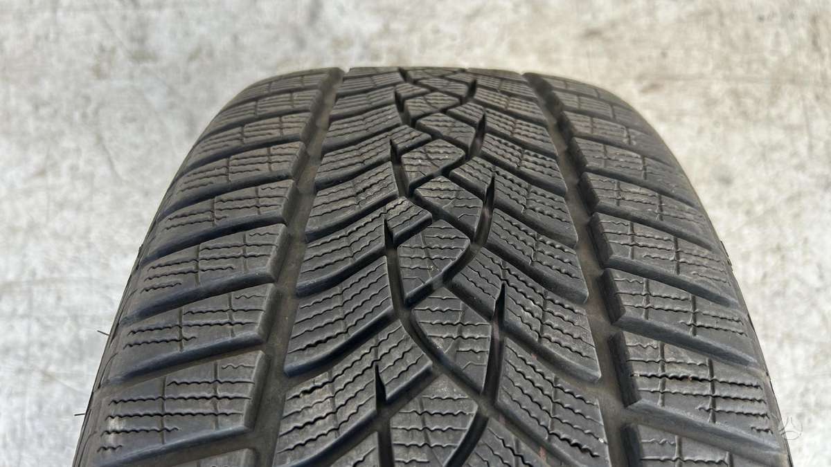 Goodyear ULTRA GRIP, winter 225/40 R18