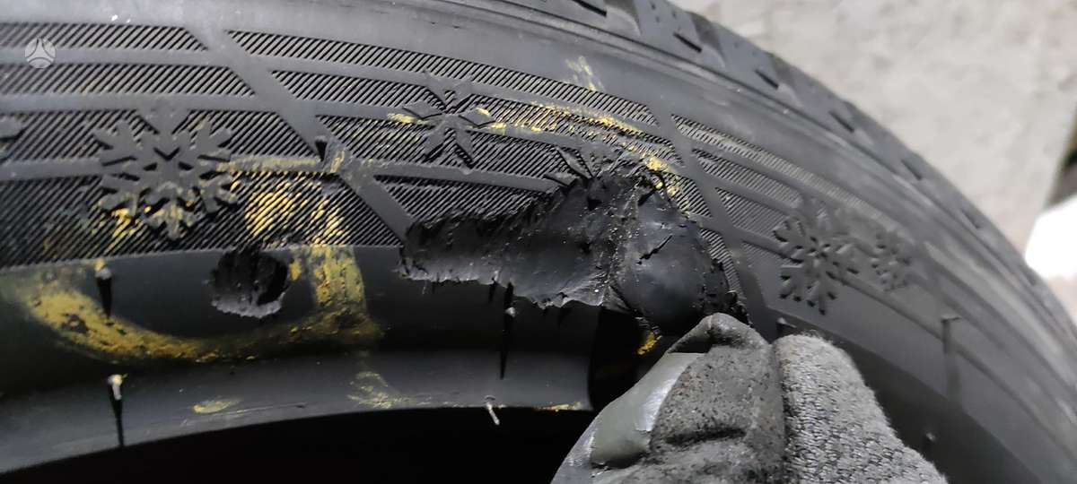 Hankook ICEPT EVO 3, winter 275/45 R20