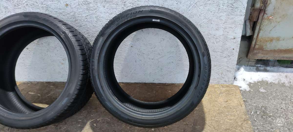 Pirelli SCORPION WINTER, winter 305/35 R21