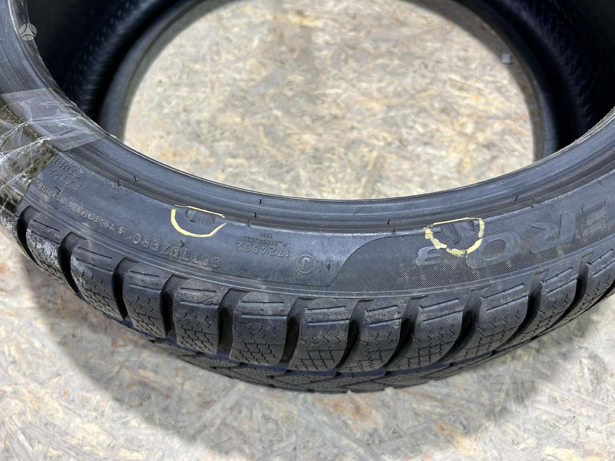 Pirelli SOTTOZERO 3, winter 255/35 R19