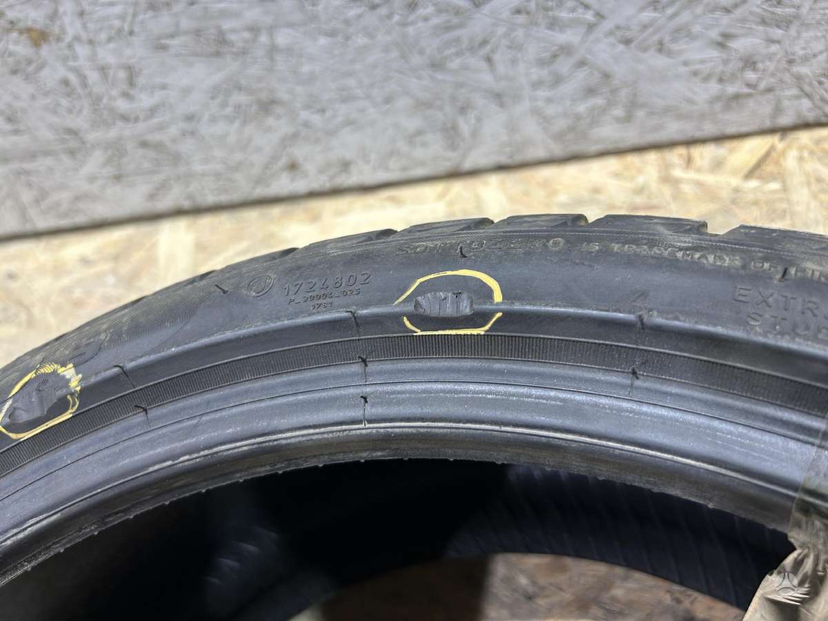 Pirelli SOTTOZERO 3, winter 255/35 R19