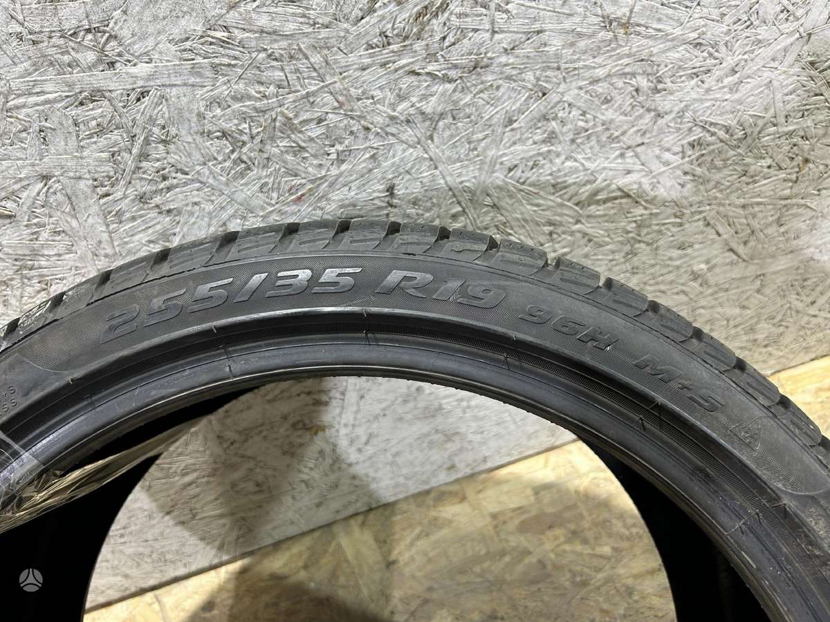 Pirelli SOTTOZERO 3, winter 255/35 R19