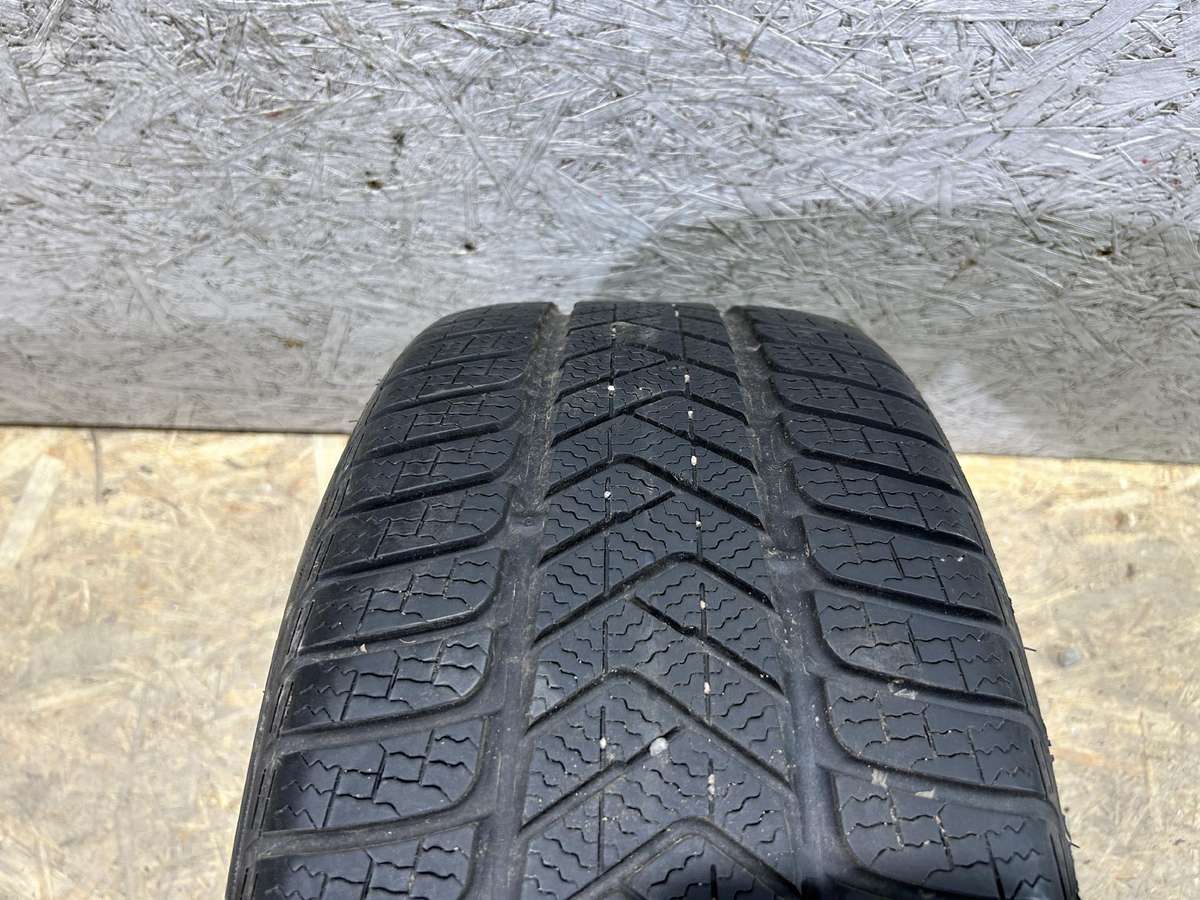 Pirelli SOTTOZERO 3, winter 255/35 R19