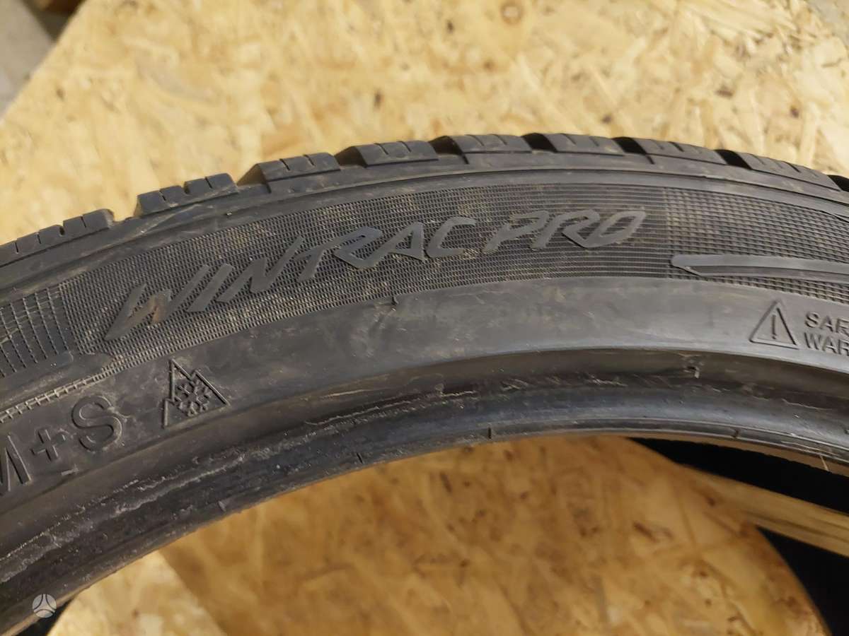 Vredestein WINRAC PRO, winter 255/40 R21