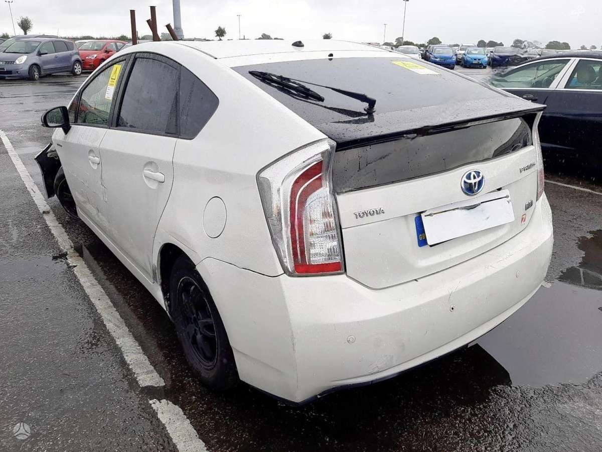 Toyota Prius, 2ZR-FXE / 070