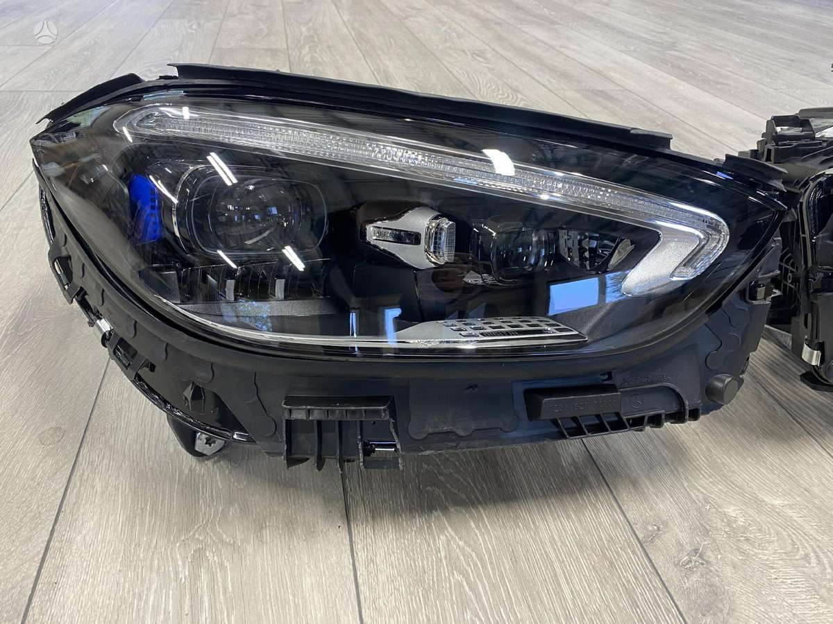 Mercedes-Benz C klasė lights