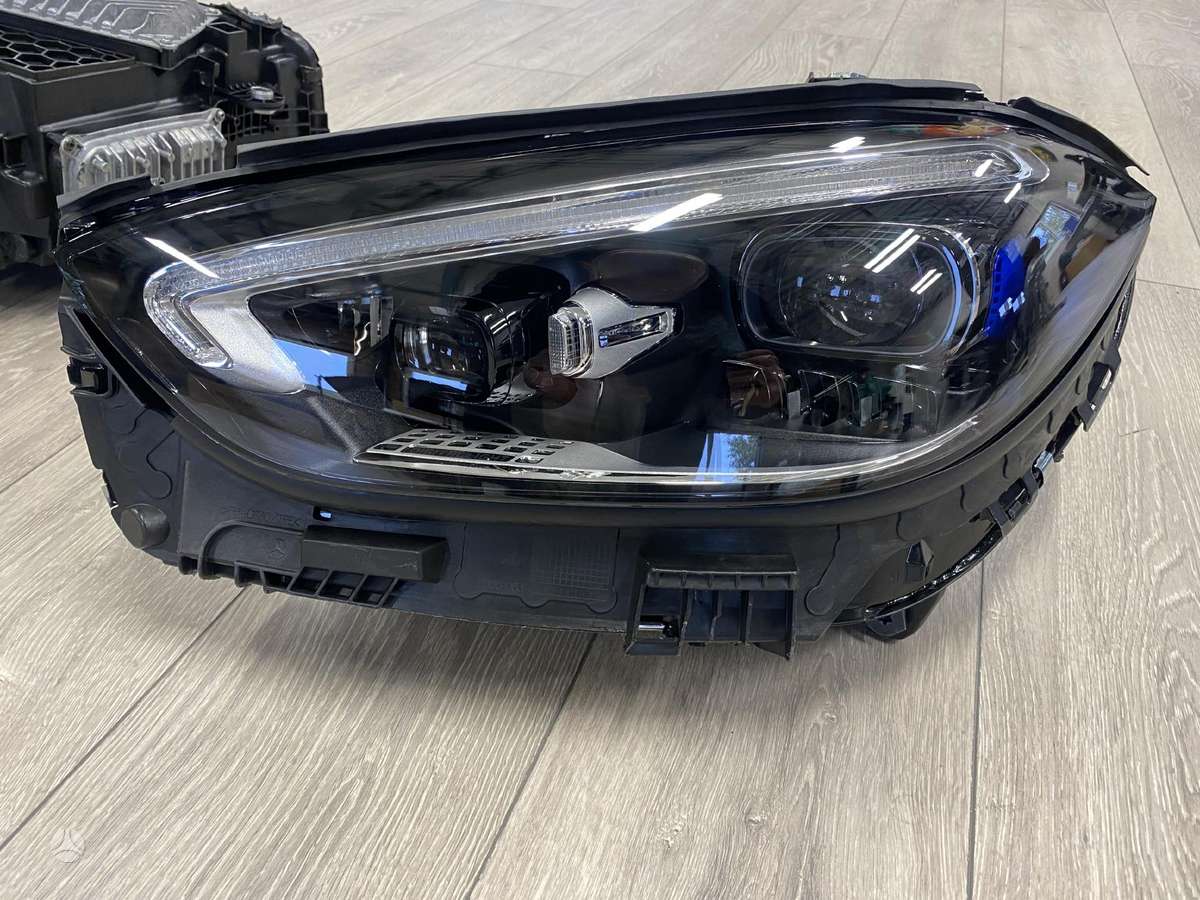 Mercedes-Benz C klasė lights