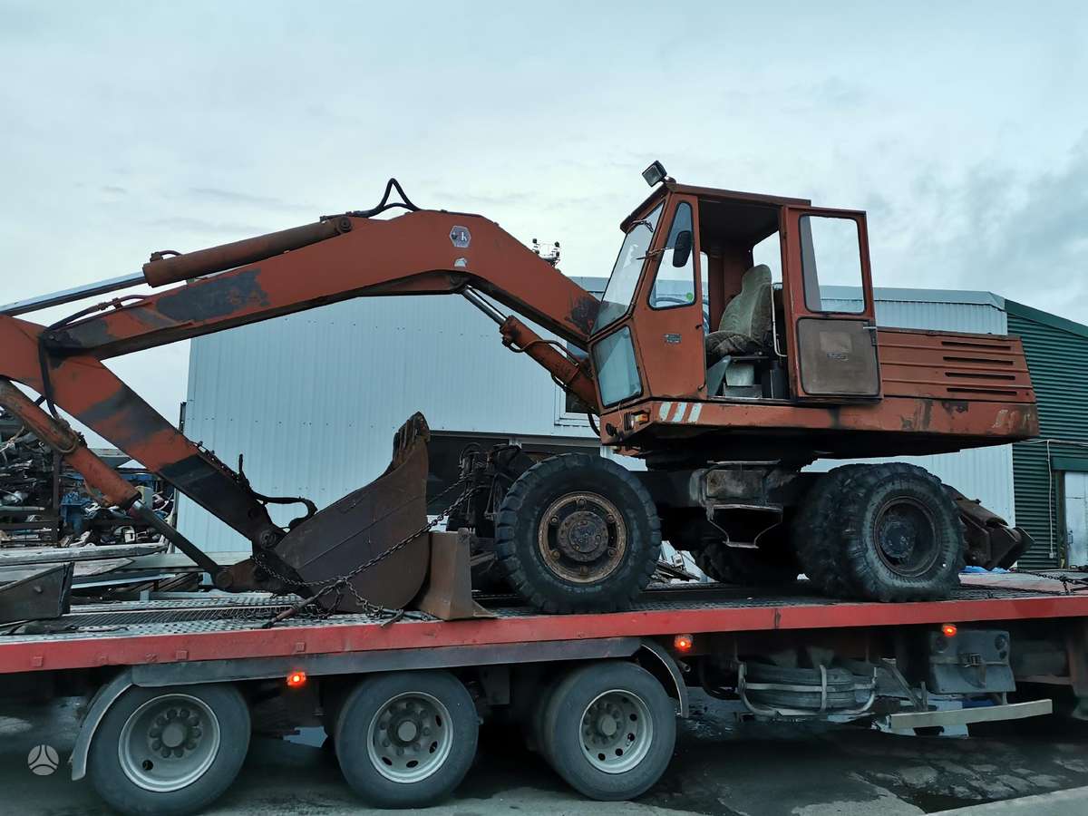 -Kita- EO-3323, statybos ir kelių tiesimo technika