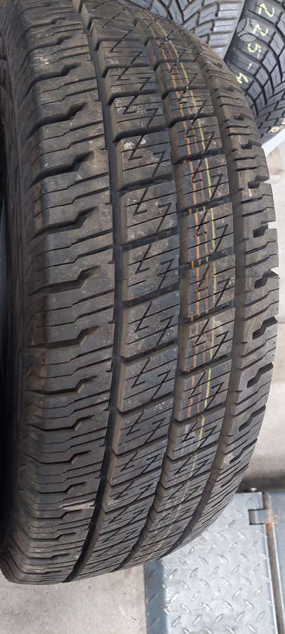 Uniroyal, всесезонные 235/65 R16