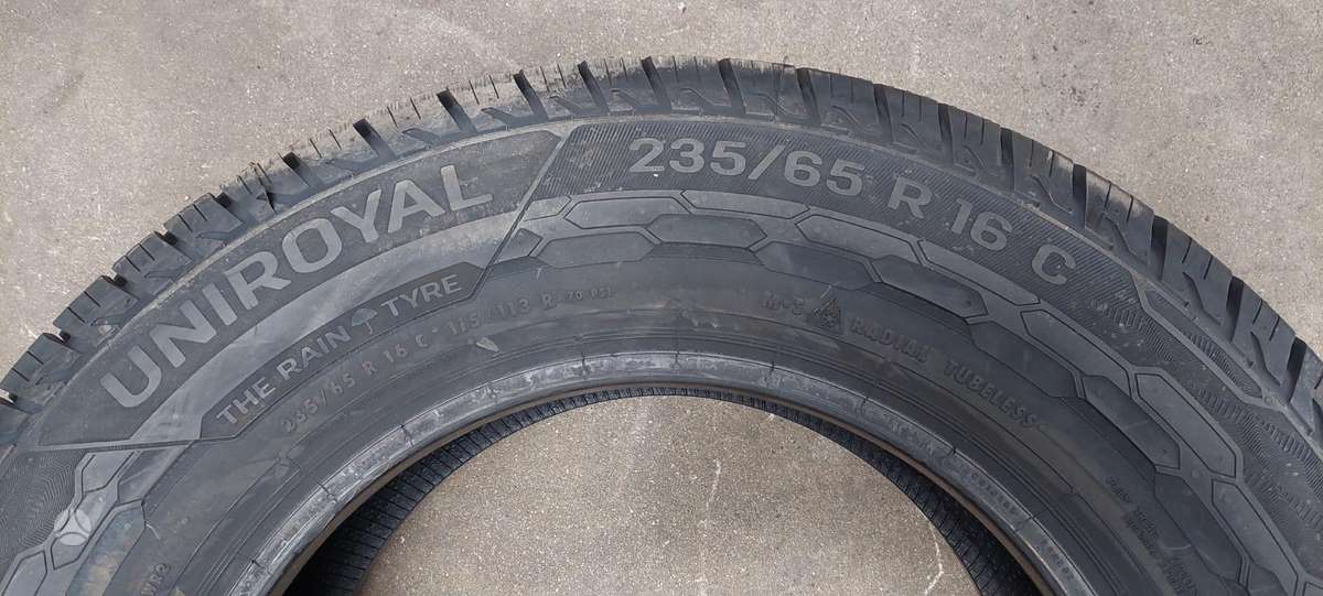Uniroyal, всесезонные 235/65 R16