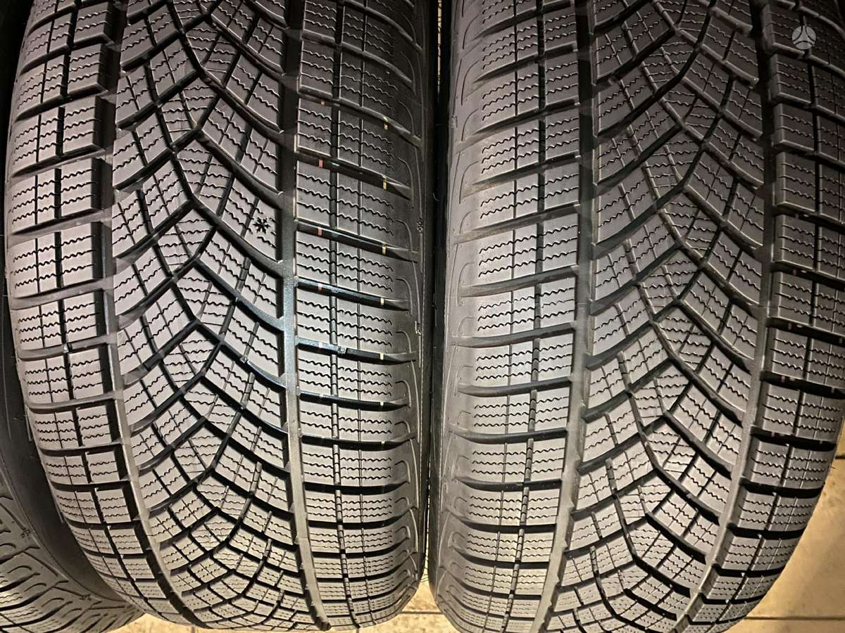 Goodyear Ultragrip performance, winter 255/55 R19