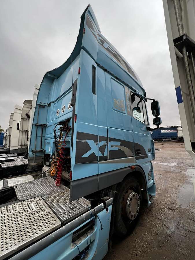 DAF FT XF105, vilkikai
