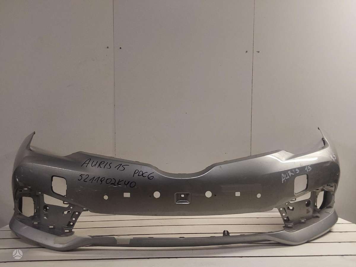 Toyota Auris по частям