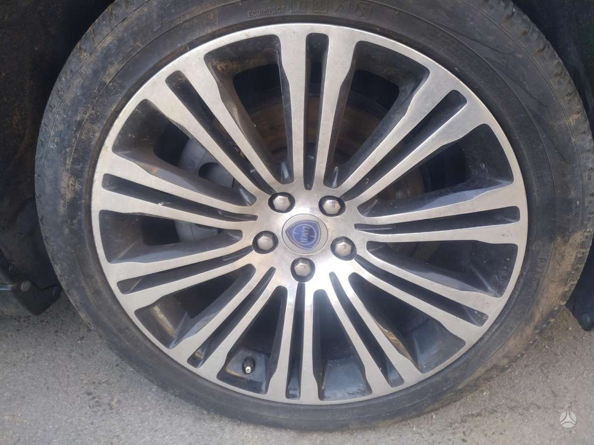 Lancia Thema rezerves daļās