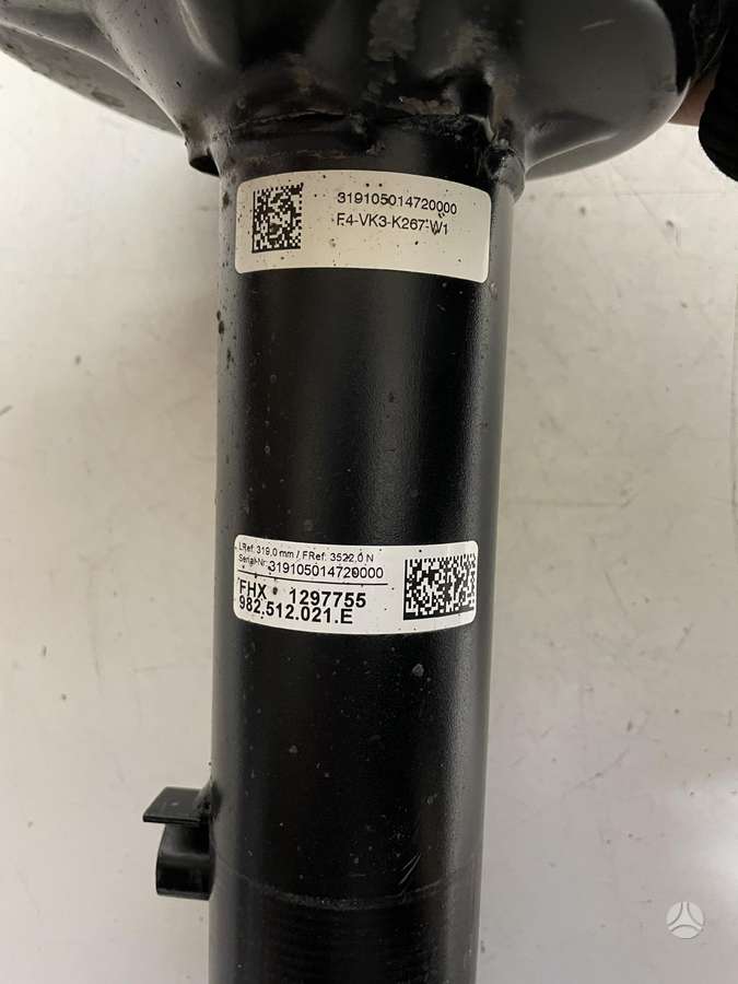 Porsche Cayman shock absorber