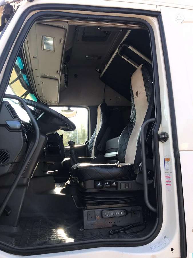 Volvo FH  Euro5, double sleeper