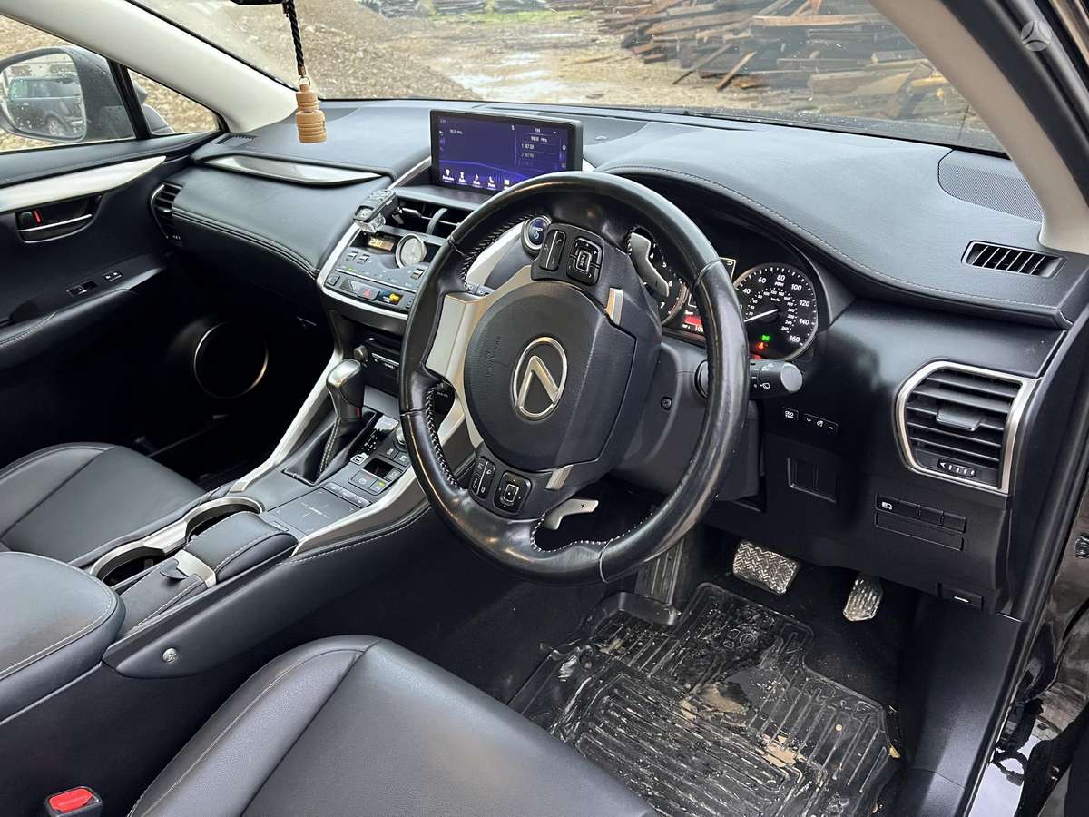 Lexus NX 300h