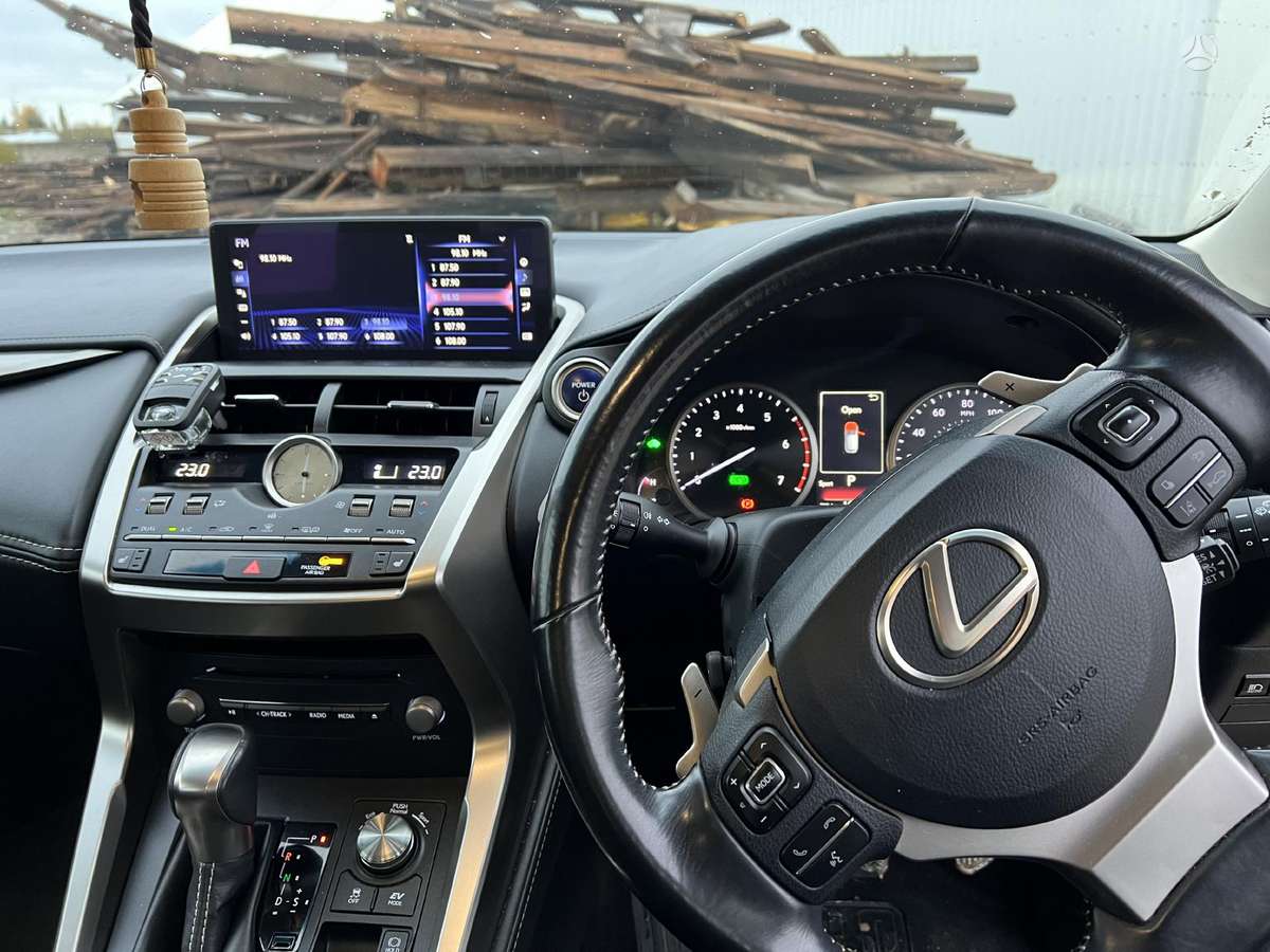 Lexus NX 300h