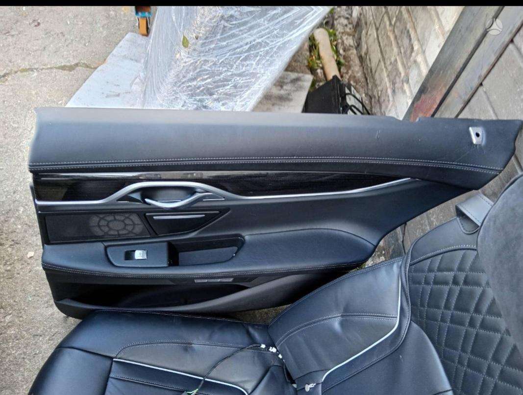 BMW 7 serija salono detalės