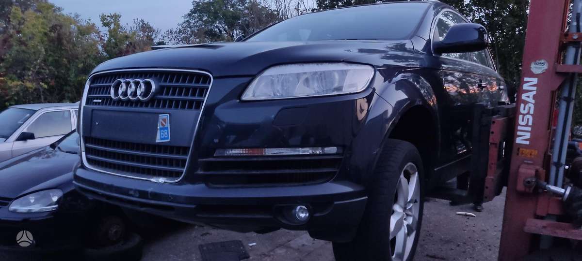 Audi Q7 37069885048 variklis bug