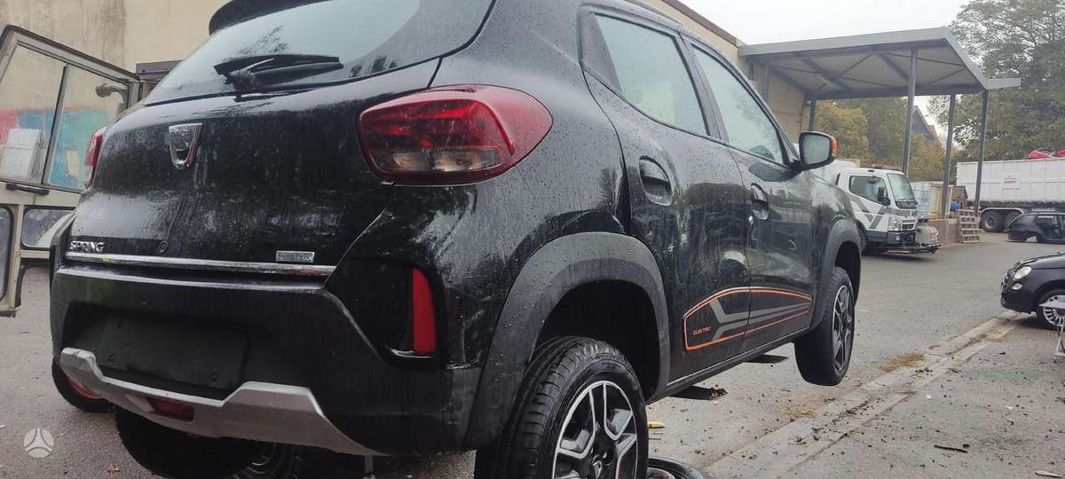 Dacia Spring 37069885048