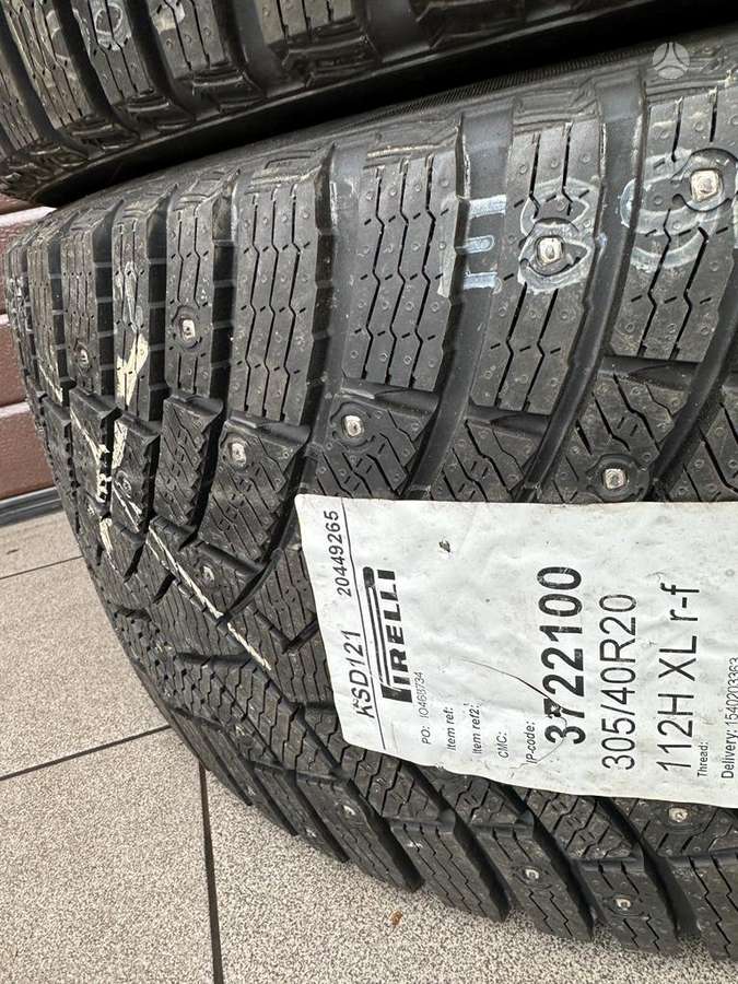 Pirelli ICE ZERO 2, winter 305/40 R20