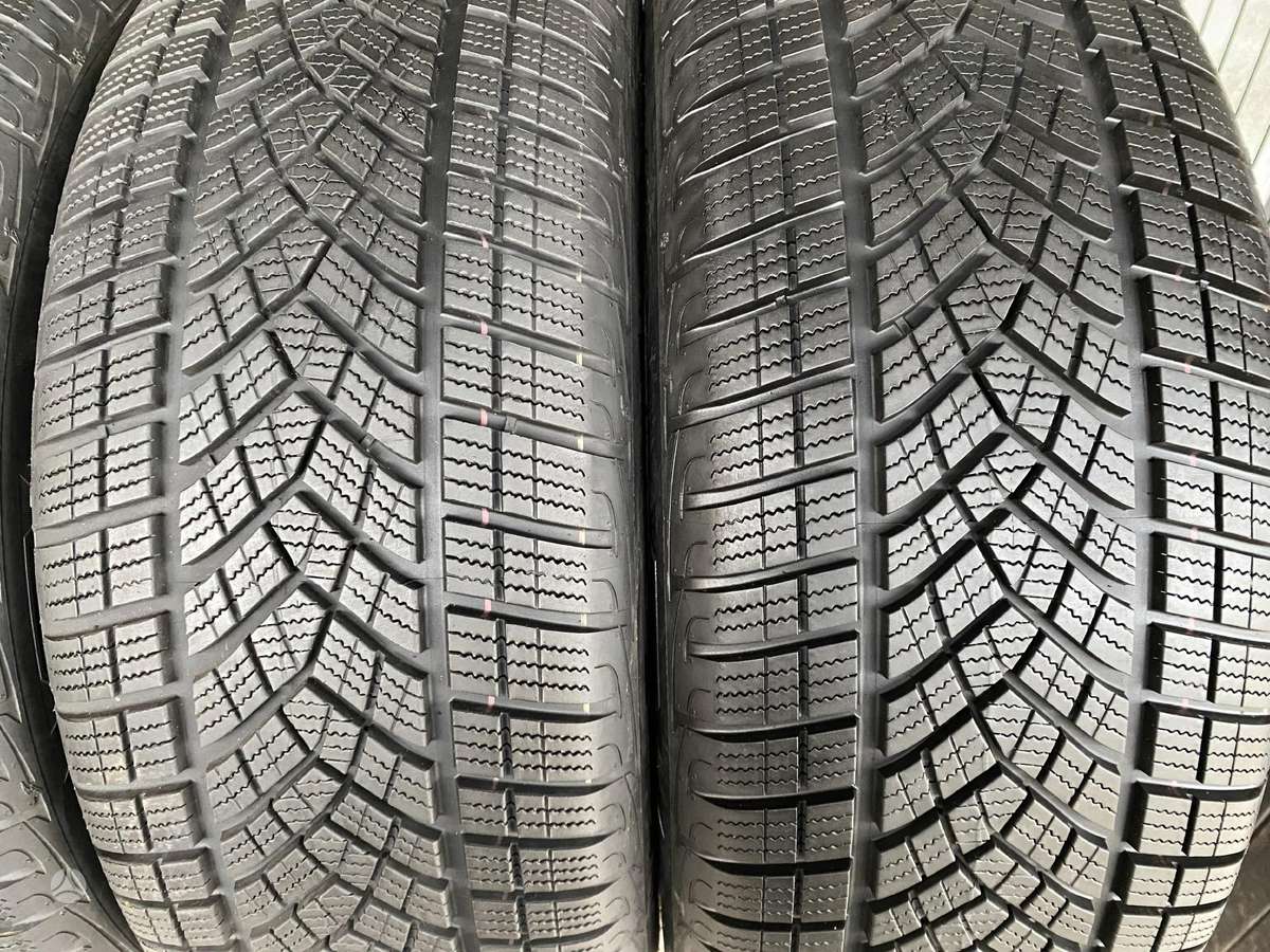 Goodyear Ultragrip performace, winter 255/55 R19