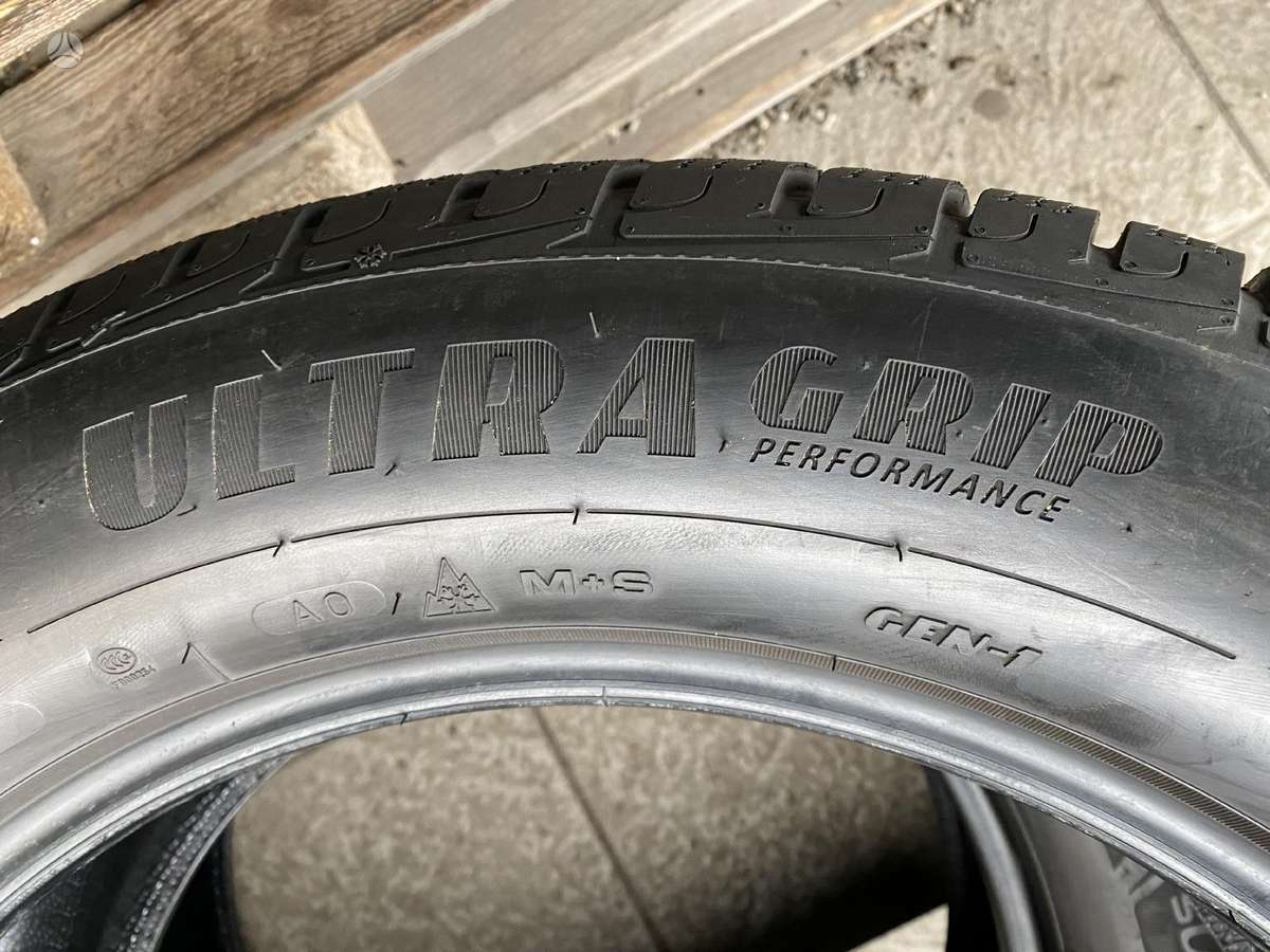 Goodyear Ultragrip performace, winter 255/55 R19