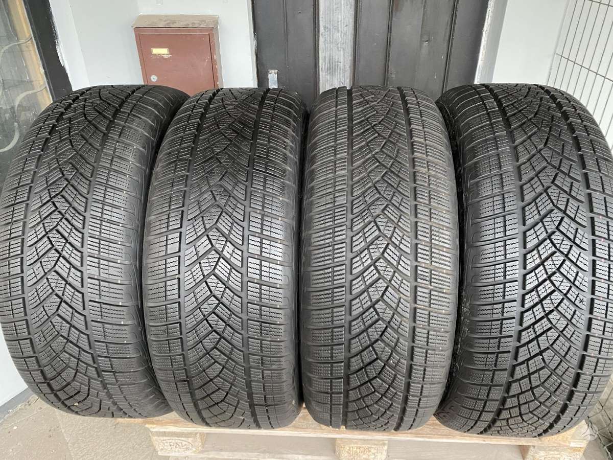 Goodyear Ultragrip performance, žieminės 255/55 R19