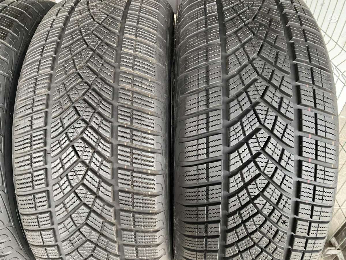 Goodyear Ultragrip performance, žieminės 255/55 R19
