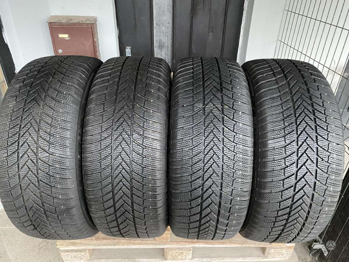 Bridgestone Blizzak lm005, winter 255/55 R19
