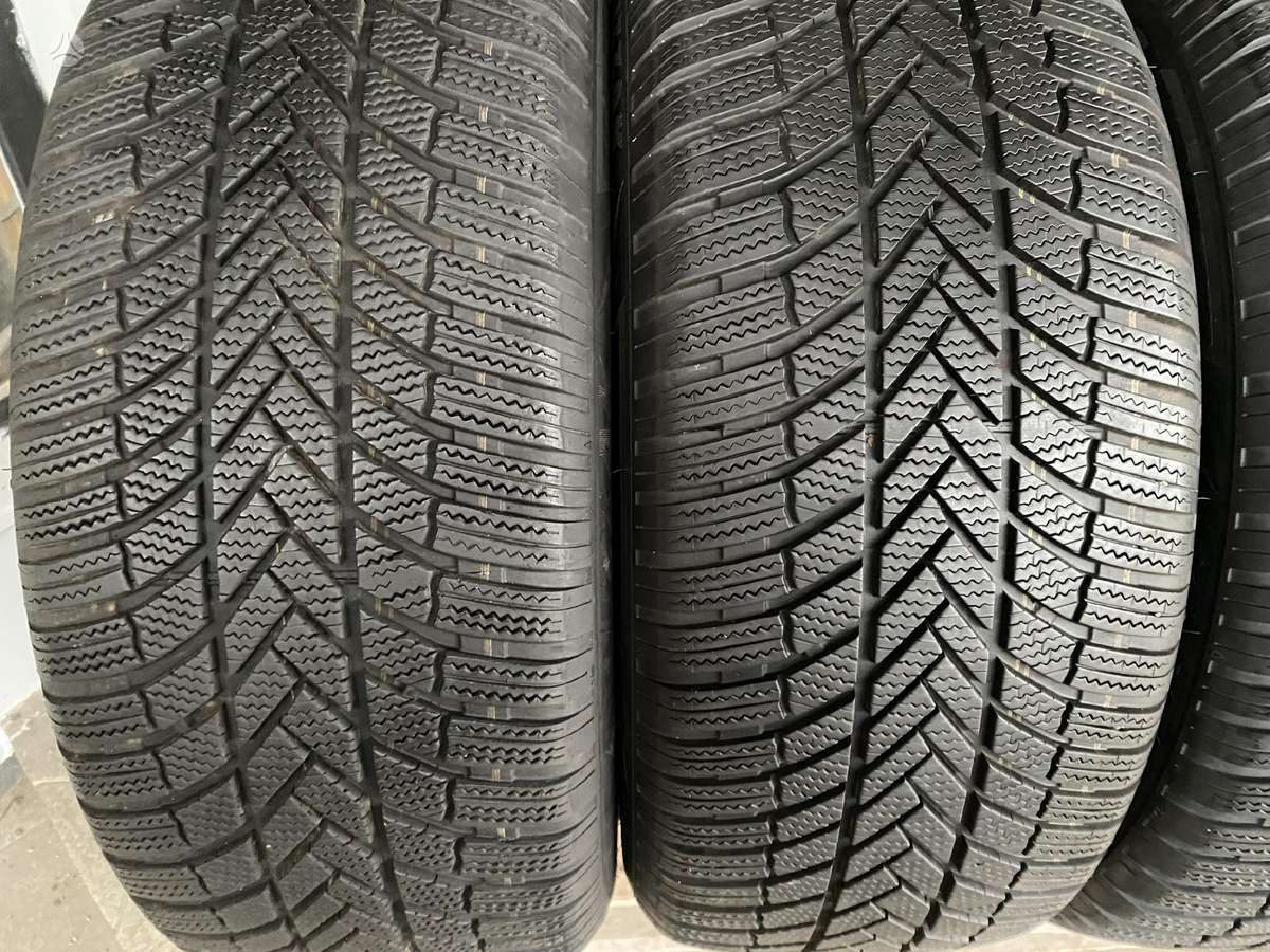 Bridgestone Blizzak lm005, winter 255/55 R19