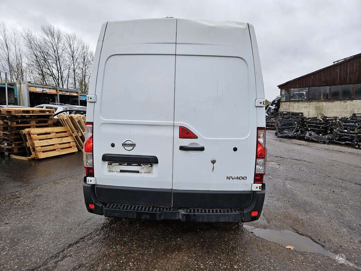Nissan NV400