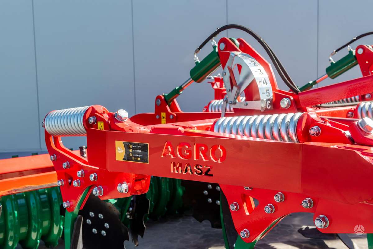 AGRO-MASZ Runner 35, скребки, скрубберы