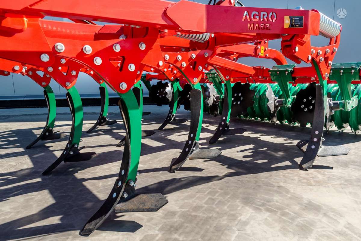 AGRO-MASZ Runner 35, scrapers, scrubbers