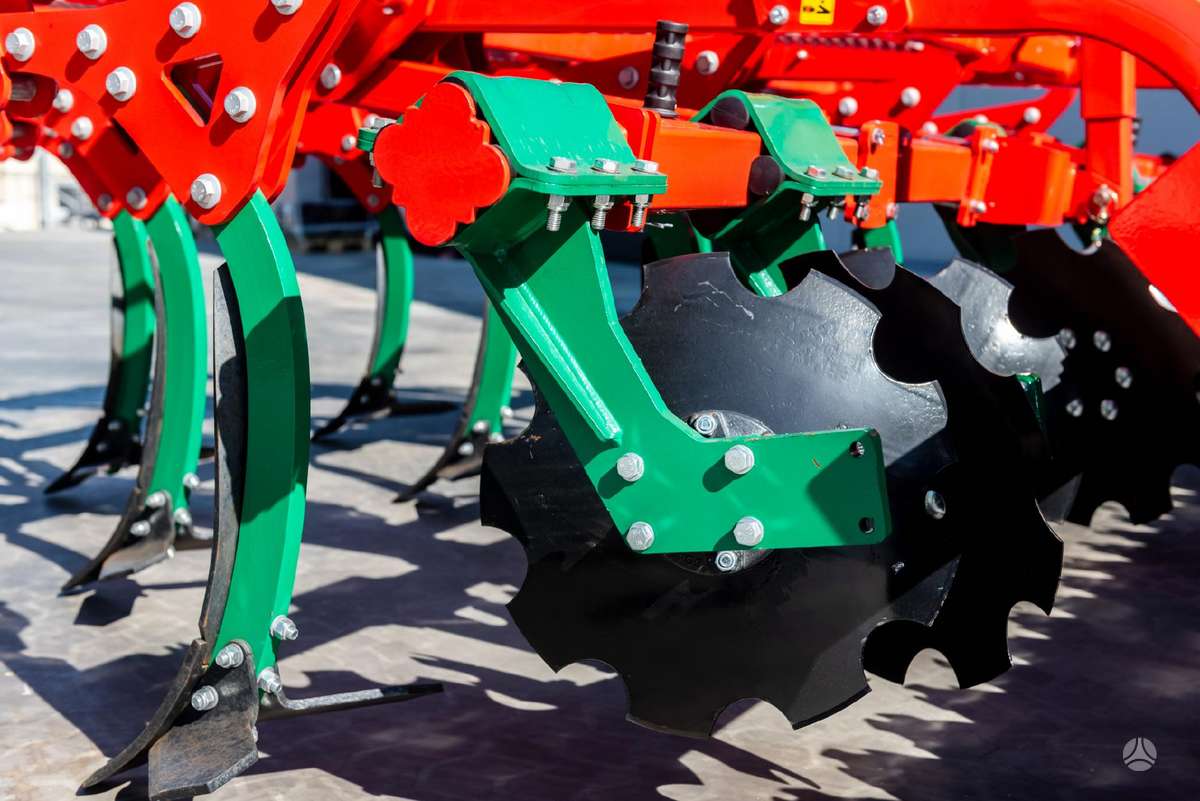 AGRO-MASZ Runner 35, скребки, скрубберы