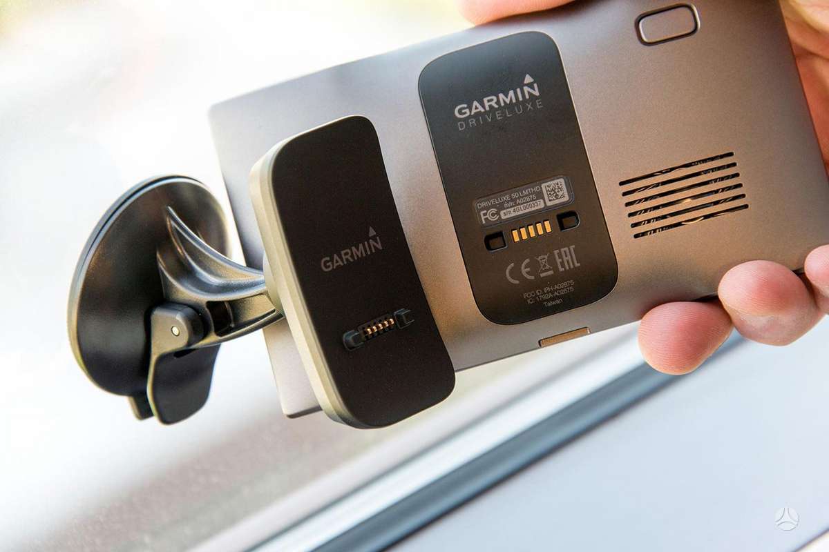 Garmin DRIVELUXE 50 LMT-D, навигаторы