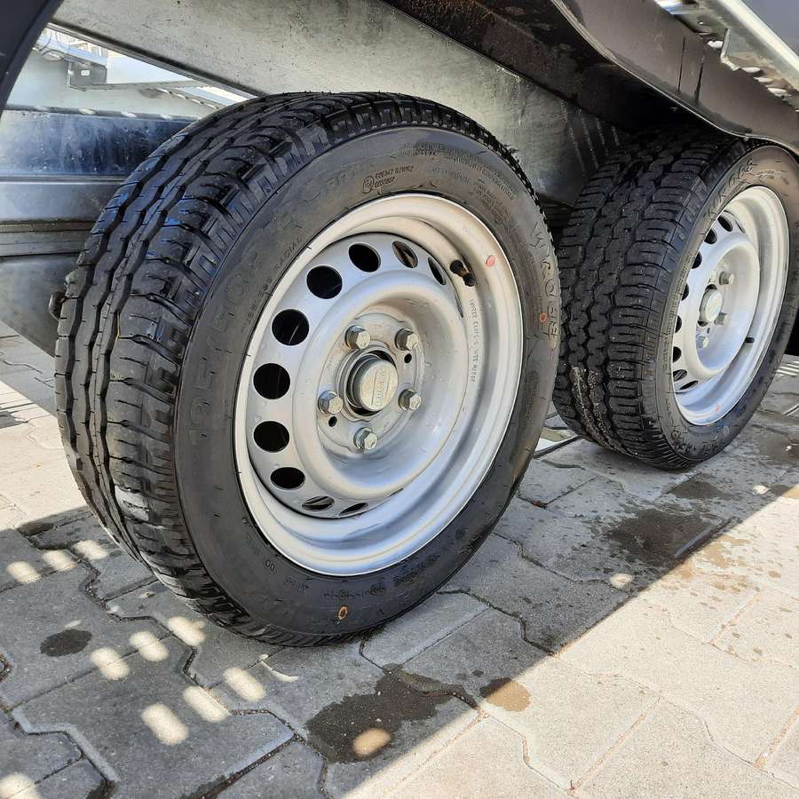 LORRIES PLI35-5021, auto treileris
